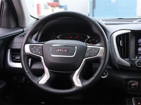 Used 2024 GMC Terrain SLT image 23