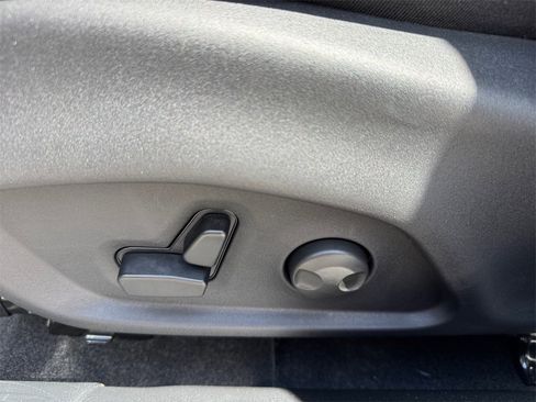 New 2025 Jeep Compass Limited w/ Sun & Sound Group image 34