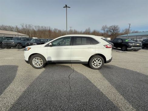 Certified 2022 Ford Edge SEL w/ Convenience Package image 2