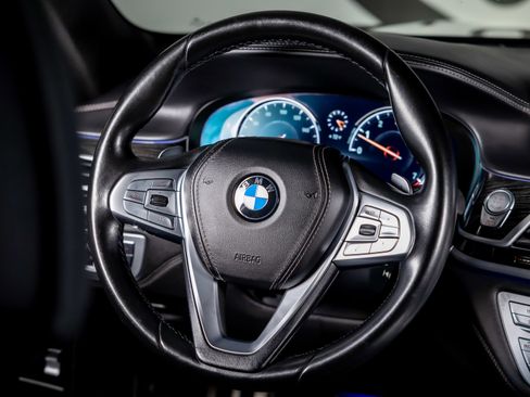 Used 2019 BMW 740i w/ Executive Package image 33