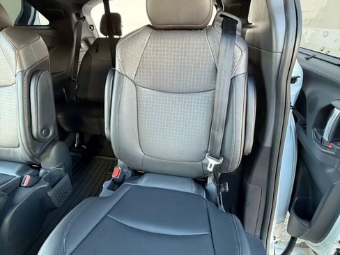 Used 2021 Toyota Sienna XSE w/ XSE Plus Package FWD image 24