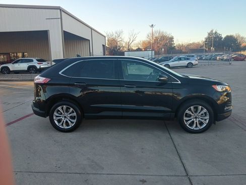Used 2024 Ford Edge Titanium image 4