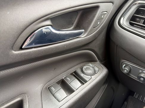 Used 2023 Chevrolet Equinox RS w/ LPO, Floor Liner Package AWD/4WD image 21