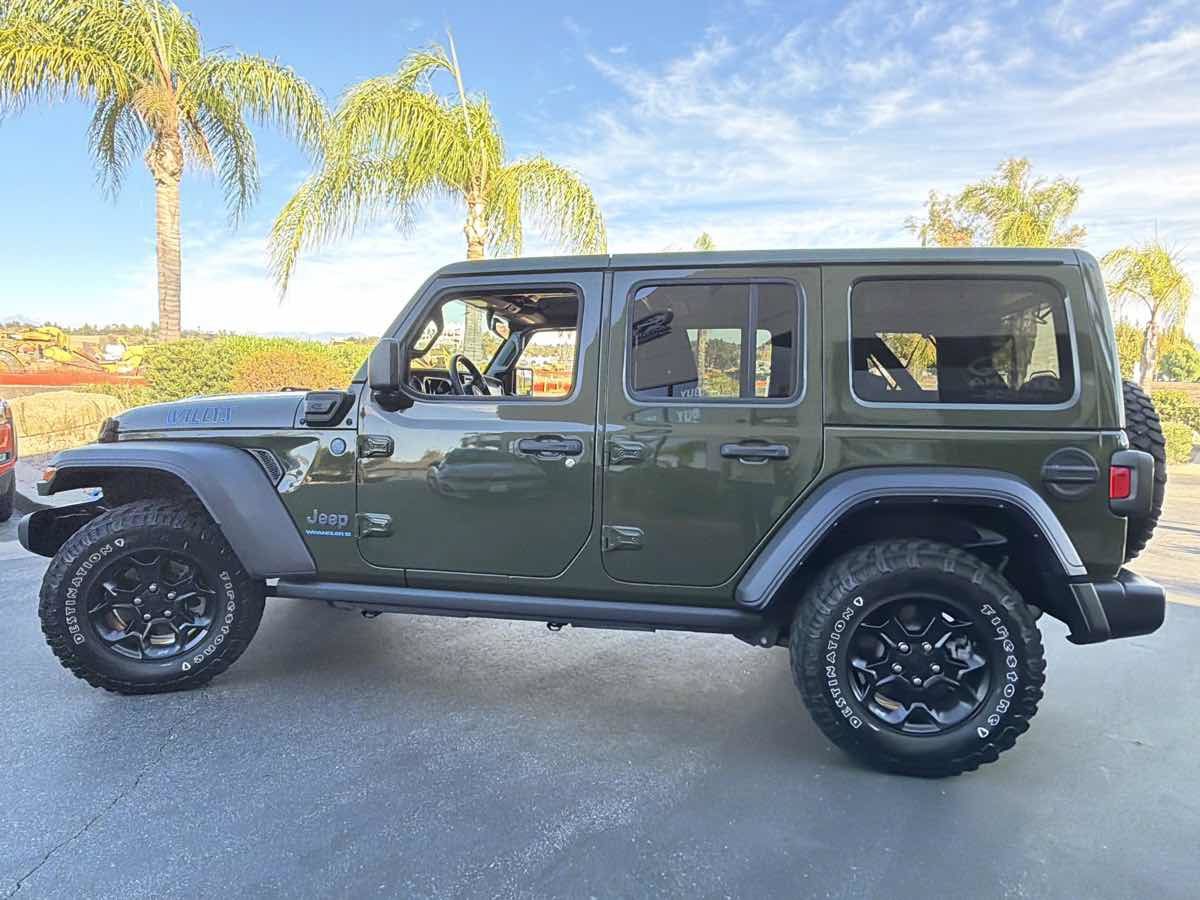Used 2023 Jeep Wrangler Unlimited w/ 8.4" Radio Group AWD/4WD image 14