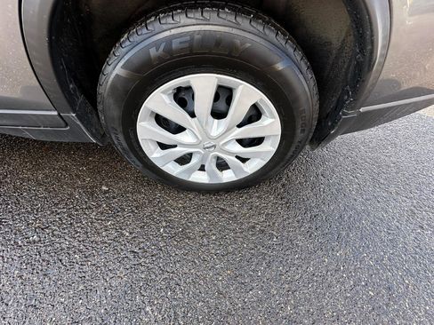 Used 2016 Nissan Rogue S image 21