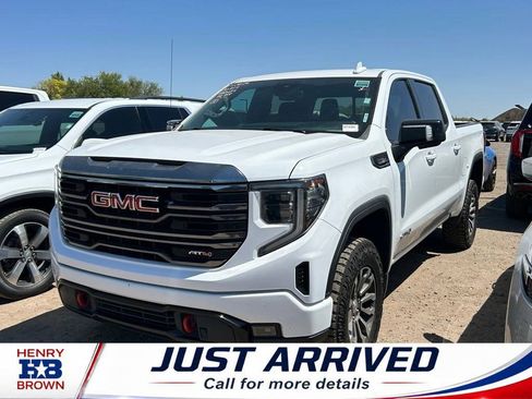 Used 2022 GMC Sierra 1500 AT4 w/ AT4 Preferred Package AWD/4WD image 1