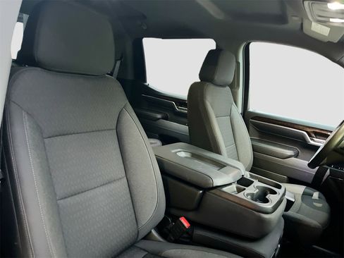 Used 2024 GMC Sierra 1500 Elevation image 28