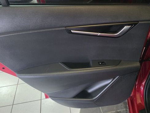 Used 2023 Kia Niro LX image 22