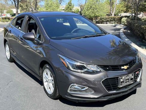 Used 2017 Chevrolet Cruze LT w/ RS Package FWD image 61