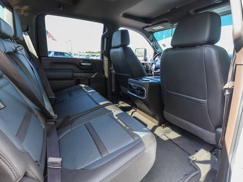 Used 2022 GMC Sierra 3500 Denali w/ Denali Ultimate Package AWD/4WD image 26
