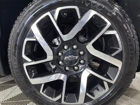 Certified 2025 Chevrolet Silverado EV RST image 39