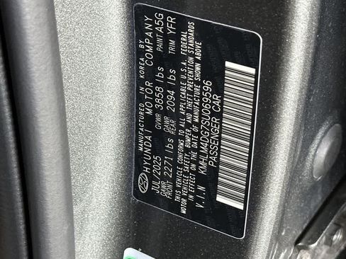 Used 2025 Hyundai Elantra Sport FWD image 29