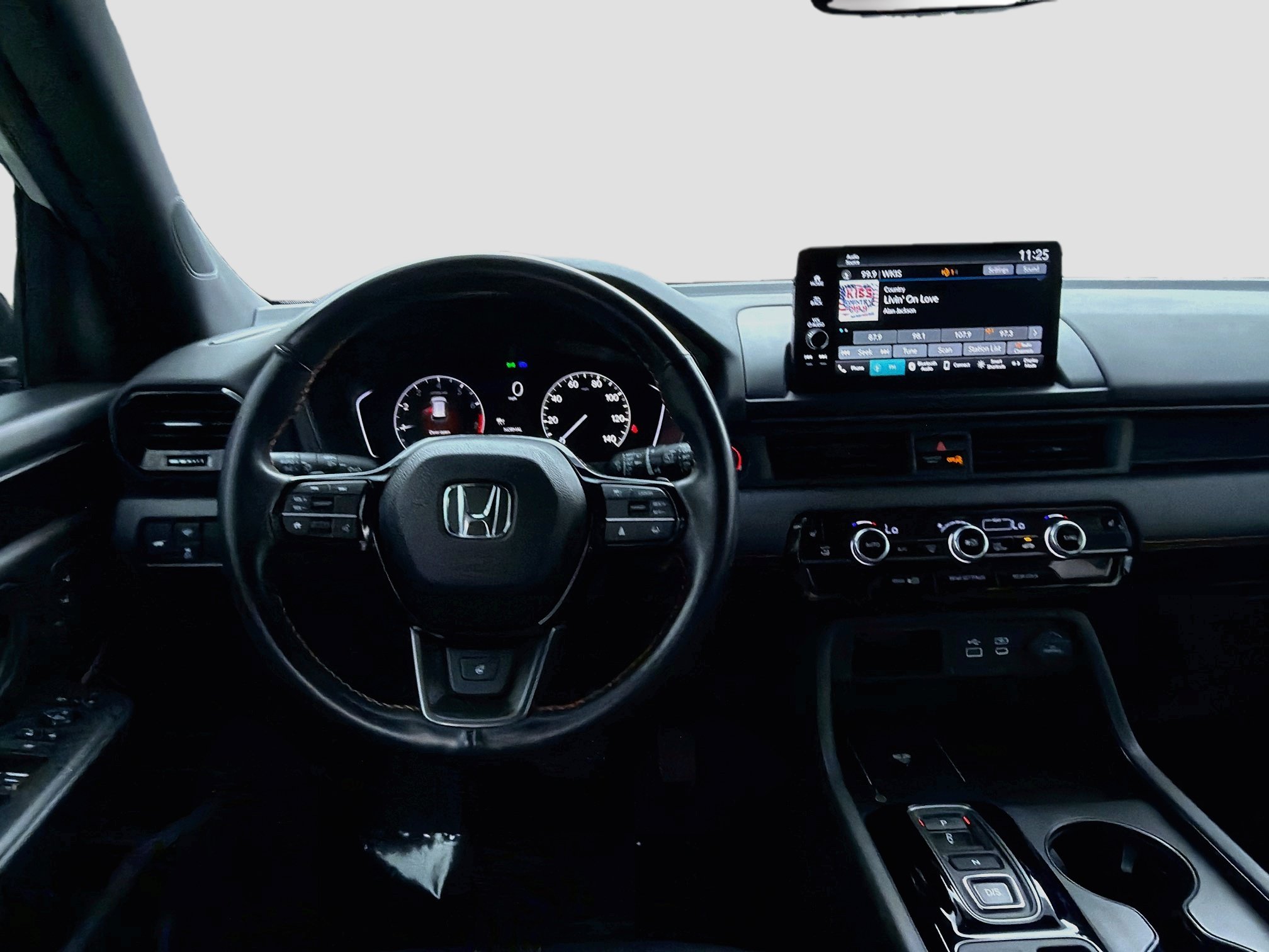 Used 2025 Honda Pilot TrailSport image 20