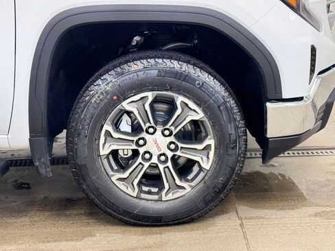 New 2026 GMC Sierra 1500 SLE w/ Preferred Package image 4