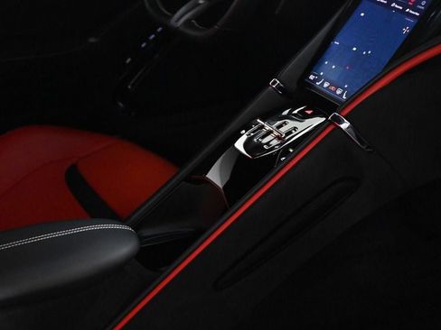 Certified 2022 Ferrari Roma RWD image 21