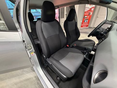 Used 2015 Toyota Yaris LE image 6