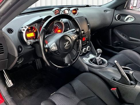 Used 2020 Nissan 370Z Coupe image 16