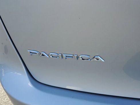 New 2026 Chrysler Pacifica Select image 8