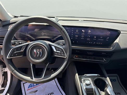 New 2025 Buick Envision Avenir image 18