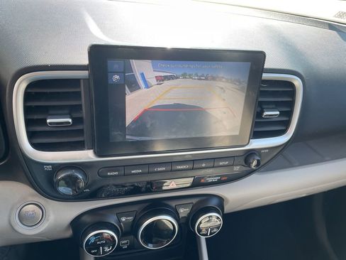 Used 2024 Hyundai Venue SEL FWD image 20