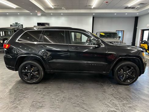 Used 2015 Jeep Grand Cherokee Altitude AWD/4WD image 4