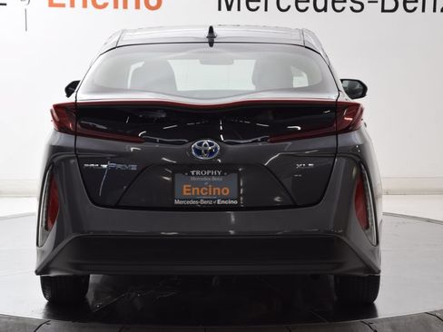 Used 2020 Toyota Prius Prime XLE FWD image 4