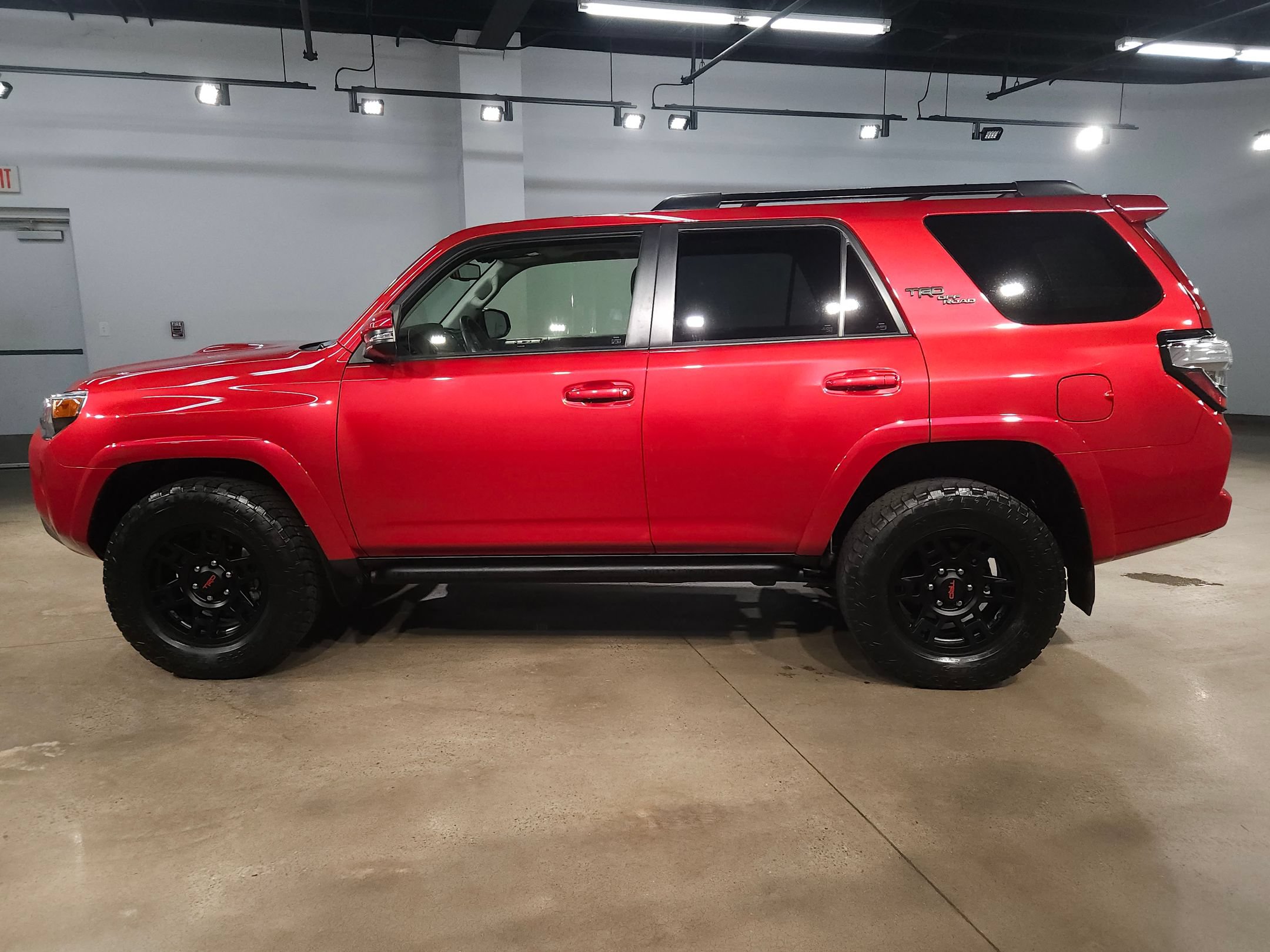 Certified 2023 Toyota 4Runner TRD Off-Road Premium w/ Moonroof Package AWD/4WD image 4