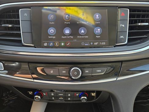 Used 2022 Buick Enclave Essence image 30