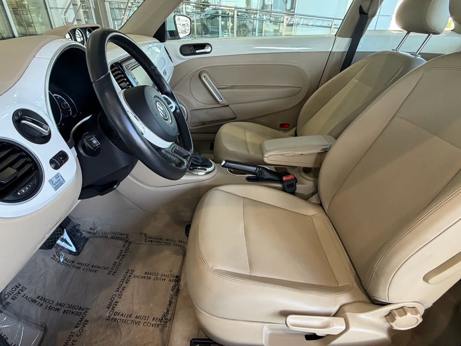 Used 2013 Volkswagen Beetle TDI FWD image 17