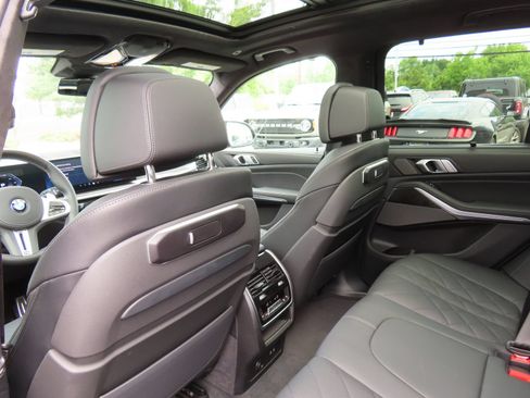 Used 2026 BMW X5 M60i AWD/4WD image 38