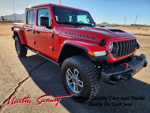 Used 2025 Jeep Gladiator Mojave image 1