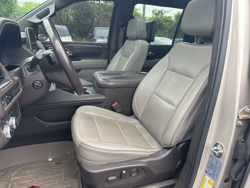 Used 2021 GMC Yukon XL SLT w/ SLT Premium Package AWD/4WD image 7