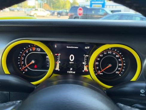 Used 2023 Jeep Gladiator Sport AWD/4WD image 17