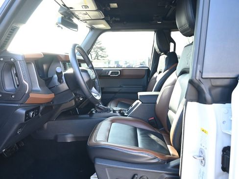 Used 2024 Ford Bronco Outer Banks image 17