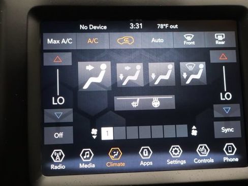 Used 2021 Jeep Cherokee Latitude Lux w/ Comfort/Convenience Group AWD/4WD image 33