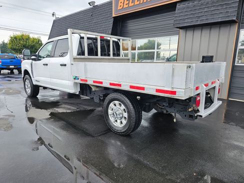 Used 2023 Ford F350 XLT image 3