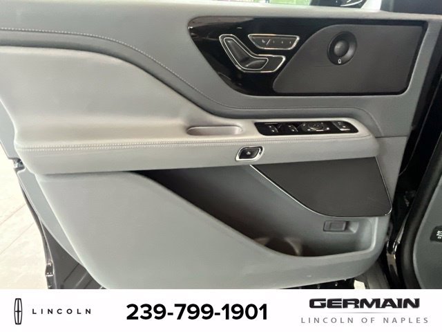 Used 2020 Lincoln Aviator Reserve w/ Equipment Group 201A RWD image 12