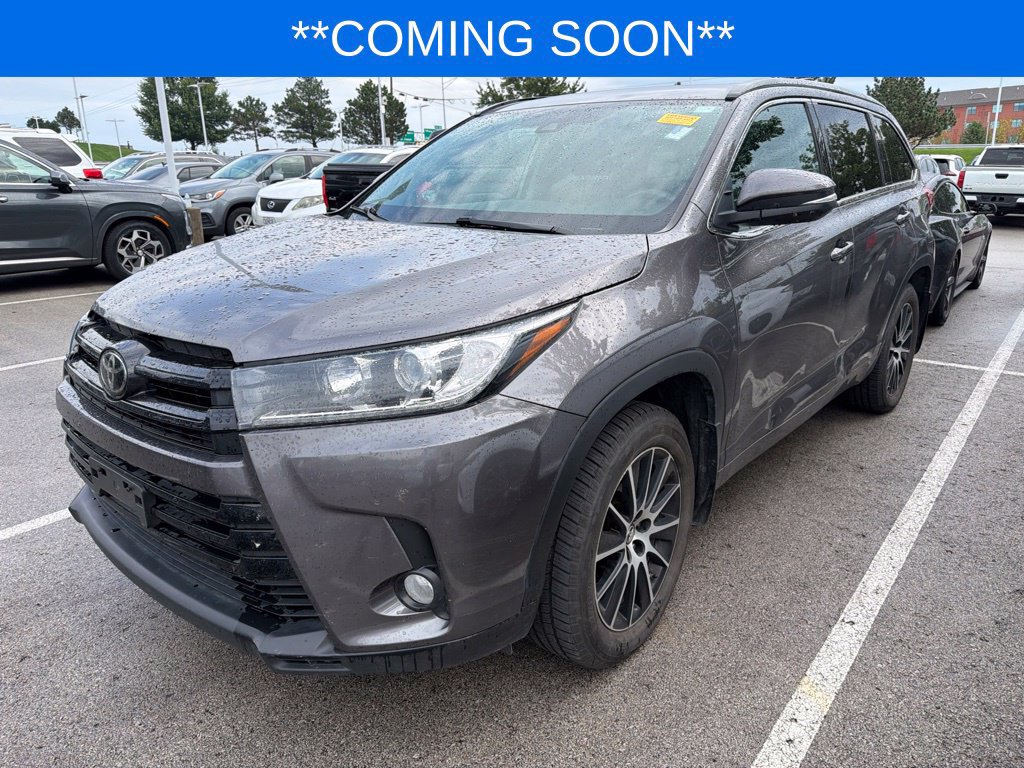 Used 2018 Toyota Highlander SE AWD/4WD image 1