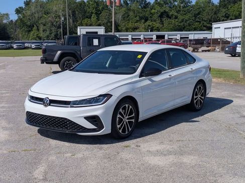 Used 2025 Volkswagen Jetta Sport FWD image 7