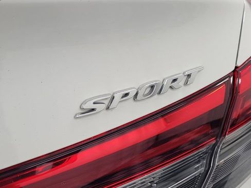 Certified 2024 Honda Civic Sport image 8