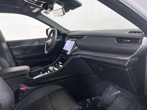 Used 2023 Jeep Grand Cherokee Overland w/ Luxury Tech Group IV image 31