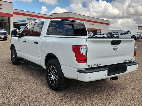 Used 2024 Nissan Titan SV w/ SV Convenience Package AWD/4WD image 3