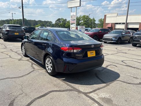 Used 2025 Toyota Corolla LE FWD image 7