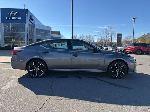 Used 2024 Nissan Altima 2.5 SR image 8