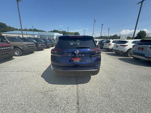 Used 2024 Nissan Rogue SV AWD/4WD image 4