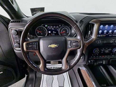Used 2019 Chevrolet Silverado 1500 High Country w/ Technology Package AWD/4WD image 11