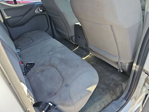 Used 2018 Nissan Frontier SV image 15