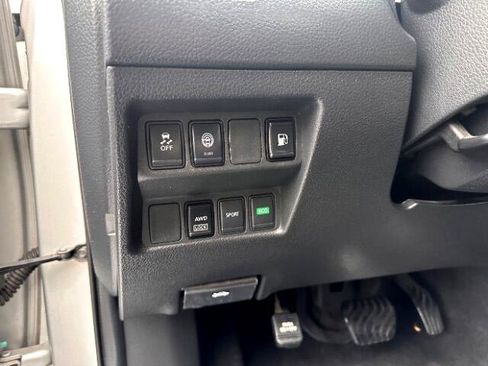 Used 2020 Nissan Rogue S image 23