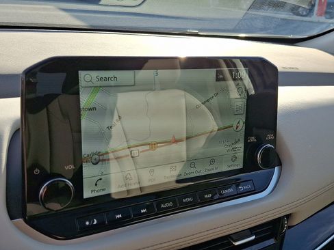 Certified 2023 Nissan Rogue SL w/ SL Premium Package image 17