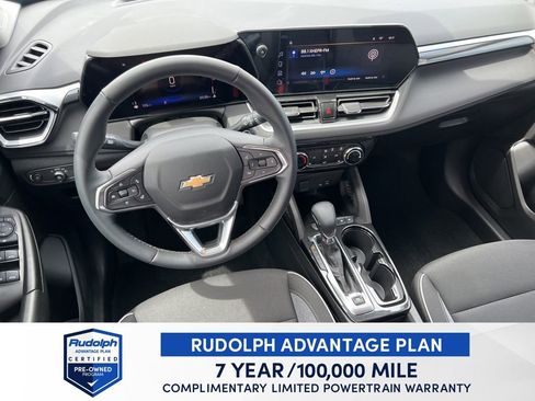 Used 2024 Chevrolet TrailBlazer LT w/ LT Cold Weather Package FWD image 14